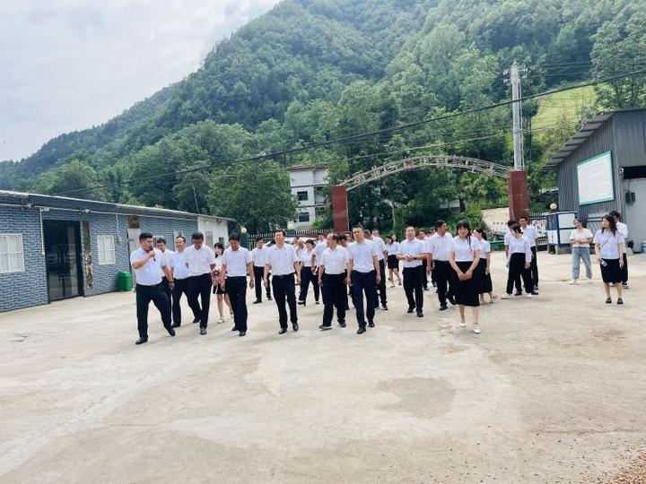 简篇-十里铺街道“四个一”措施推进磨沟流域乡村振兴示范带建设