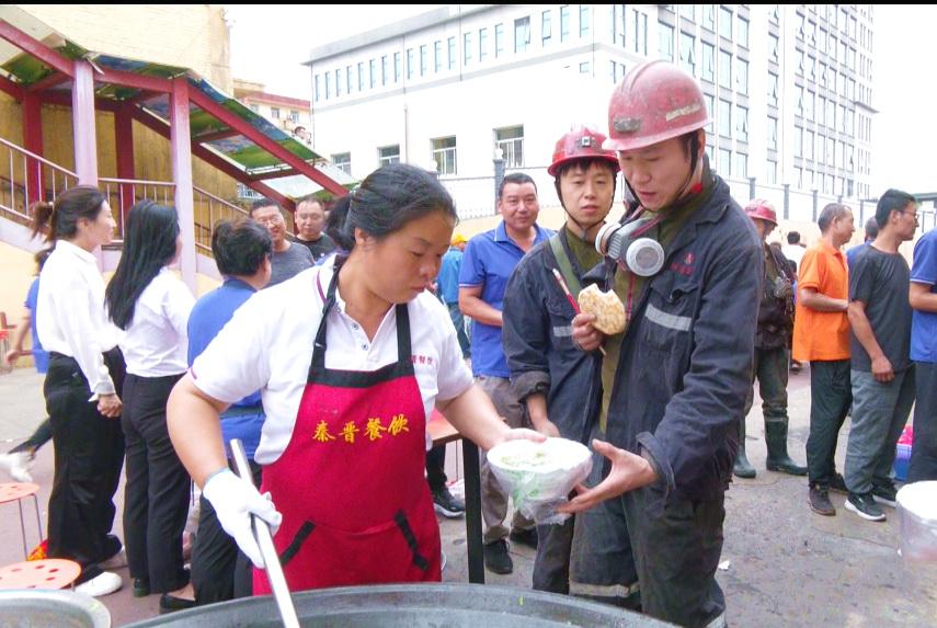 下峪口矿吃羊肉